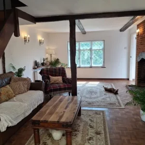 Room in a family home in Rugeley, Cannock Chase - Image 3