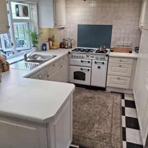 Room in a family home in Rugeley, Cannock Chase - Image 5
