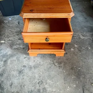2 solid wooden bedside tables in very good condition - Image 2
