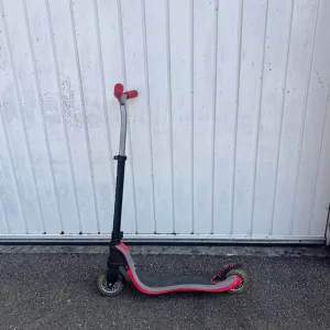 Globber Scooter – Good Condition - Image 2