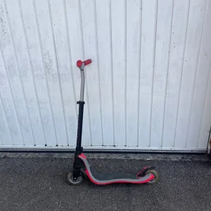 Globber Scooter – Good Condition - Image 3