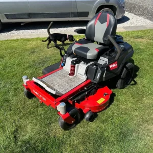 Toro TimeCutter Zero Turn Ride-On Mower - Image 2