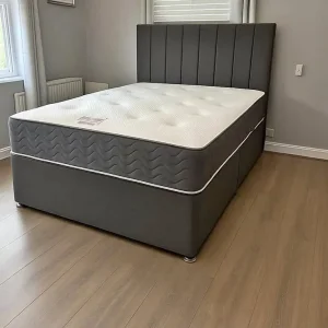 Flat Packed King Size Bed Base with Panel Line Headboard and Mattress
