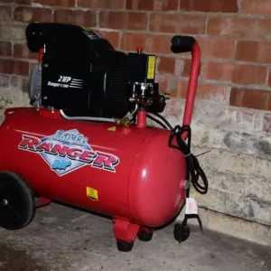 Clarke Ranger 50L air compressor - Image 8