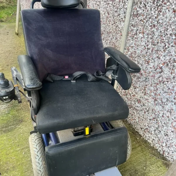 Electric wheelchair