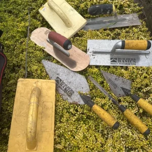 Plasterer tools and builders trowels - Image 2