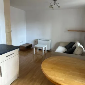 2 bedroom ground floor flat in Old Market - Image 5