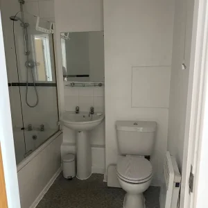 2 bedroom ground floor flat in Old Market - Image 6