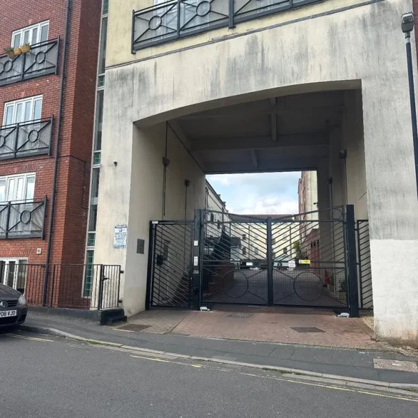 2 bedroom ground floor flat in Old Market