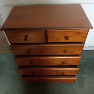 Pine Chest of Drawers in Excellent Condition - Image 3