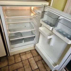 Under counter fridge - Image 2