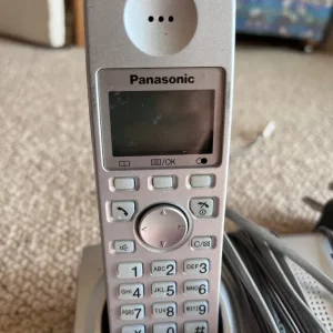 Panasonic cordless telephone with two handsets - Image 2