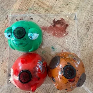 Chunky grip pens and dabbers