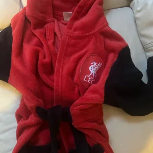 Lfc bath robe 11-12 years