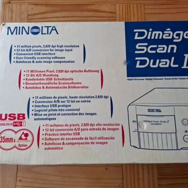 Minolta Dimage Scan Dual II Slide Scanner