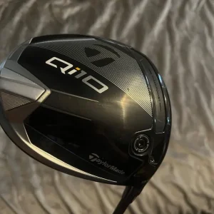Taylormade qi10 driver 9 degree xflex - Image 2