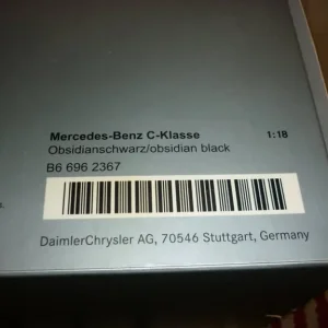 Mercedes Benz C class w204 1:18 - Image 3