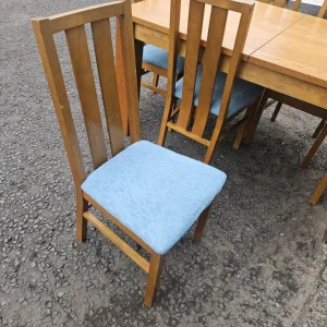 Fully extendable table and 4 chairs - Image 3