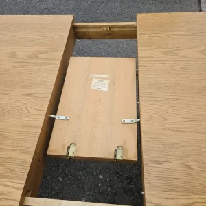 Fully extendable table and 4 chairs