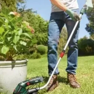 Parkside cordless hedge trimmer with battery and charger - Image 3