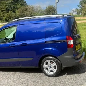 Ford Transit Courier 1.5 TDCi Trend Van Diesel - Image 4