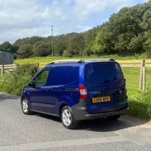 Ford Transit Courier 1.5 TDCi Trend Van Diesel - Image 5
