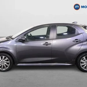 2023 Toyota Yaris 1.5 Hybrid Icon 5-door Hatchback - Image 4