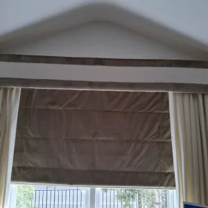 Ivory/cream curtains, pelmet, roman blind and cushion covers - Image 2