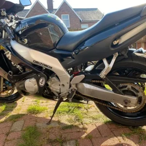 Yamaha YZF 599 1998 - Image 4