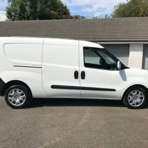 2021 Fiat Doblo Maxi Tecnico L2 H1 Diesel Panel Van - Image 3