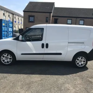 2021 Fiat Doblo Maxi Tecnico L2 H1 Diesel Panel Van - Image 4