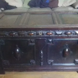 17th century oak chest/coffer - Image 3