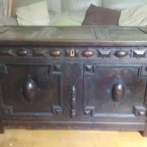 17th century oak chest/coffer - Image 5