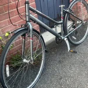 Mongoose 125 28” Wheels Hybrid Bike - Image 4
