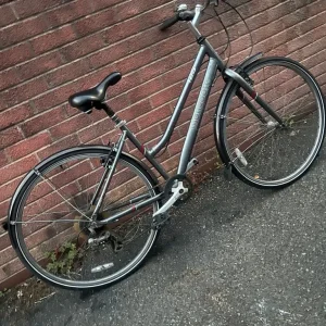 Mongoose 125 28” Wheels Hybrid Bike - Image 8