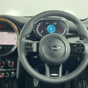 2022 MINI Cooper Sport 1.5 Petrol 5-door Hatchback - Image 5