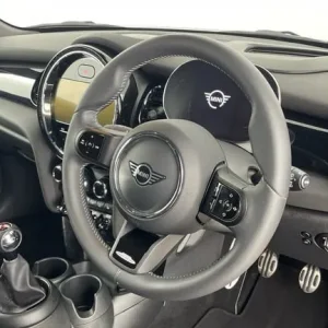 2022 MINI Cooper Sport 1.5 Petrol 5-door Hatchback - Image 6