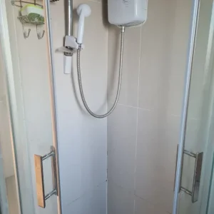 Spacious Single Room in RM6 4AE - Image 6