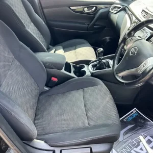 2015 Nissan Qashqai 1.5 dCi N-Tec+ 5-door top spec with glass roof and two keys - Image 7