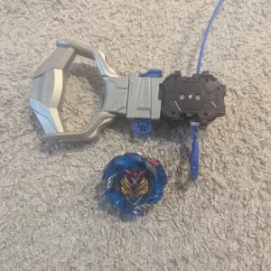 Beyblade Cho-z Valkyrie plus with special handle - Image 2