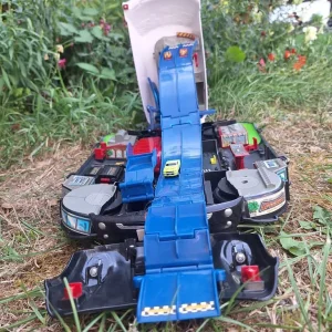 Mini car toy with tracks and slides - Image 3