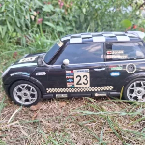 Mini car toy with tracks and slides