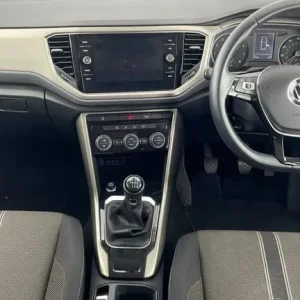 2021 Volkswagen T-Roc 1.0 TSI Manual Hatchback - Image 8