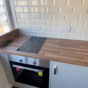 Self-contained studio with fast internet and free parking - Image 6