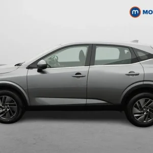 2021 Nissan Qashqai 1.3 DiG-T Acenta Premium 5-door SUV - Image 4