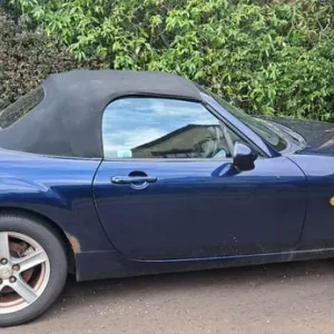 2007 Mazda MX-5 Convertible manual - Image 5