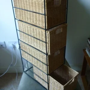 Neat little four drawer cane unit - Image 2