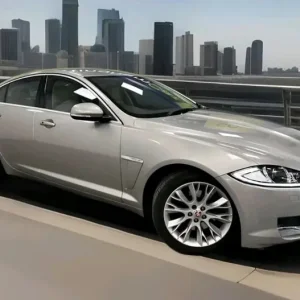2012 Jaguar XF 2.2d Luxury 4dr Auto Saloon Diesel - Image 3