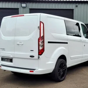 2020 Ford Transit Custom Crew Cab - Image 5