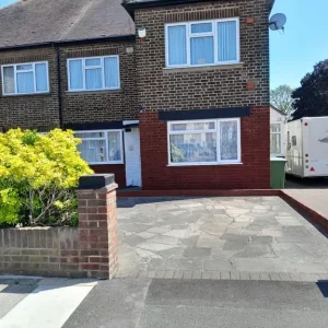 2-bed flat with gardens in riding-mill, Dene Close